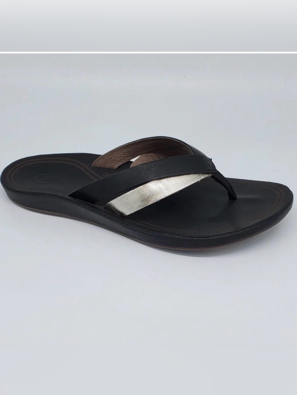 OluKai Kaekae Leather Flip Flop Sandals Black/Silver 9